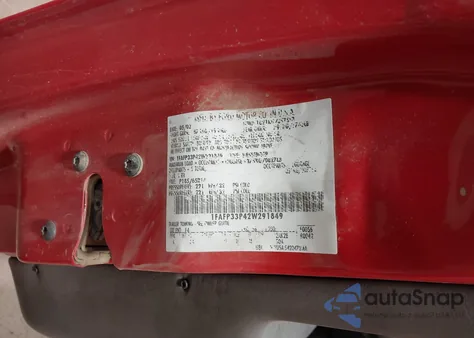 2002 Ford Focus Lx z USA, uszkodzony, nr VIN 1FAFP33P42W291849